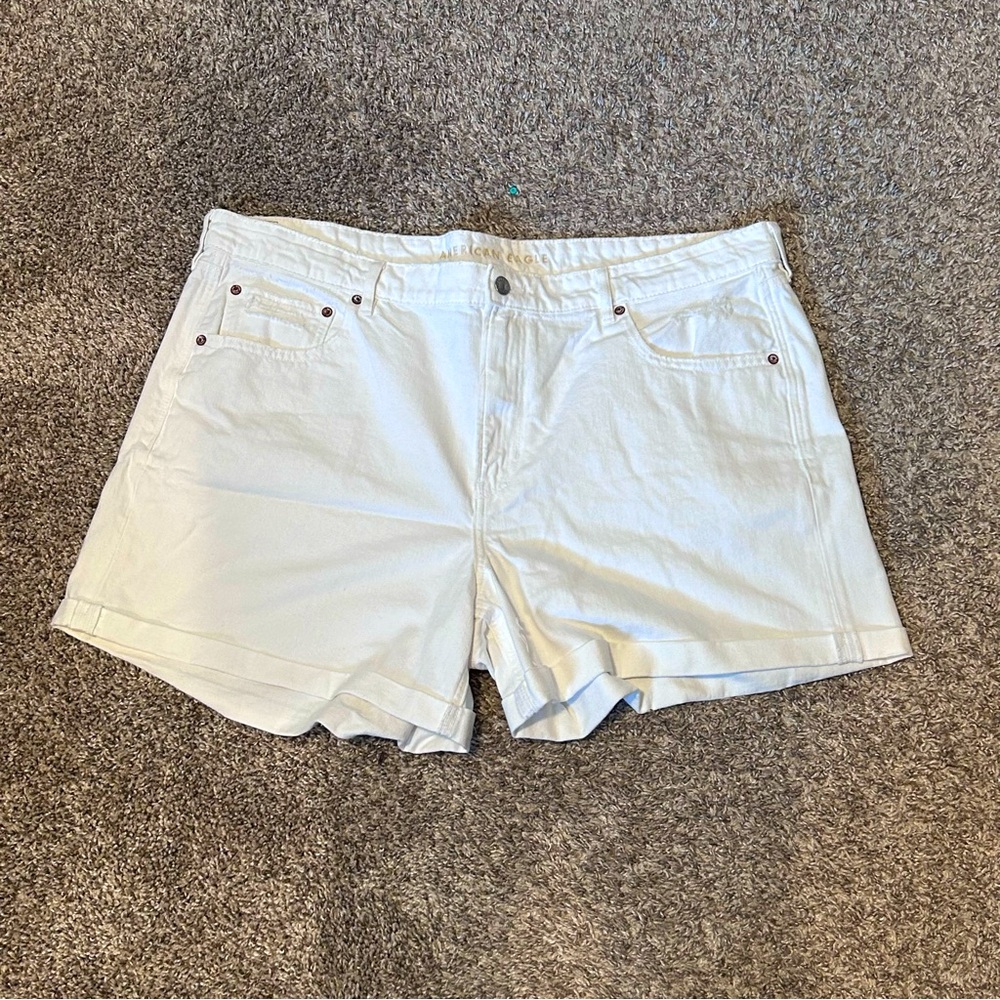 American eagle white shorts